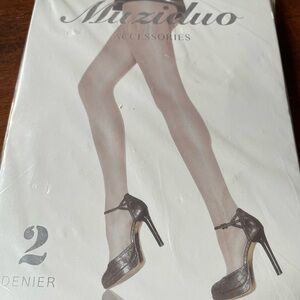 5 brand new packages of hosiery